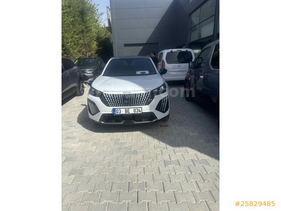 Sahibinden Peugeot 2008 1.2 PureTech Allure 2024 Model açılır tavan üst güvenlik paketli 