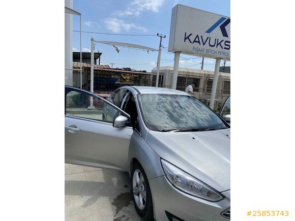 Sahibinden Ford Focus 1.6 TDCi Style 2015 Model 
Yetişen alır yok bu fiyat a