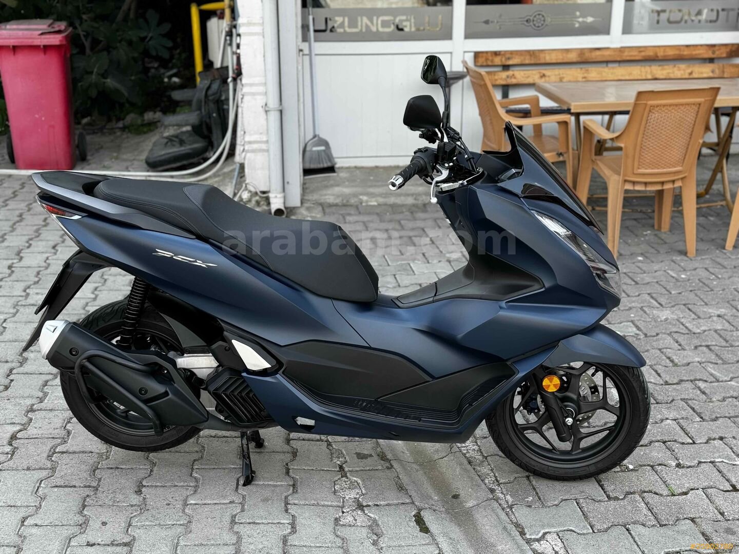 HATASIZ PCX 125 HONDA 2023 
İLK SAHİBİNDEN 2.100 KM 
KOMPLE YETKİLİ SERVİS BAKIMLI 
K. KARTINA 12 AY TAKSİT İMKANI
