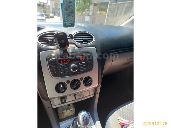 (focus 2.5) düşük km'de Ford Focus 1.6 Comfort 2011 Model