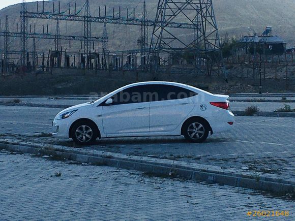 Sahibinden Hyundai Accent Blue 1.4 CVVT Biz 2012 Model 