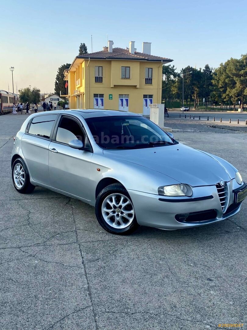 Galeriden Alfa Romeo 147 1.6 TS Progression 2003 Model Gaziantep 310.000 km Gri (Gümüş) 2