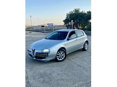 Çetin otomotivden en dolu paketi Alfa Romeo 147 1.6 TS Progression 2003 Model Gaziantep
