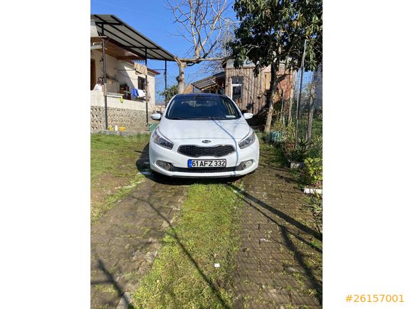 Sahibinden Kia Ceed 1.6 CRDi Premium 2013 Model 