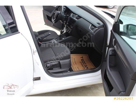 2019ÇIKIŞLI SKODA OCTAVİA 1.6 DSG STYLE 115HP 105.000KM OTOMATİK
