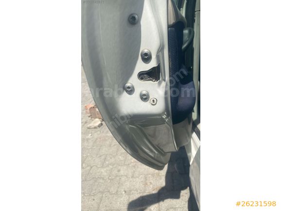 ÖZKAN OTOMOTİV DEN 2004 PUNTO PLAKALI RUHSATLI