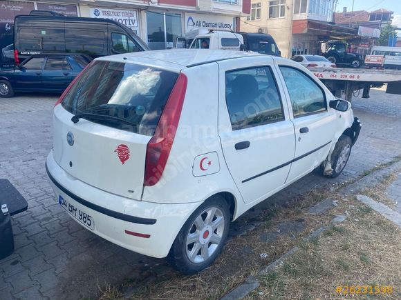 ÖZKAN OTOMOTİV DEN 2004 PUNTO PLAKALI RUHSATLI