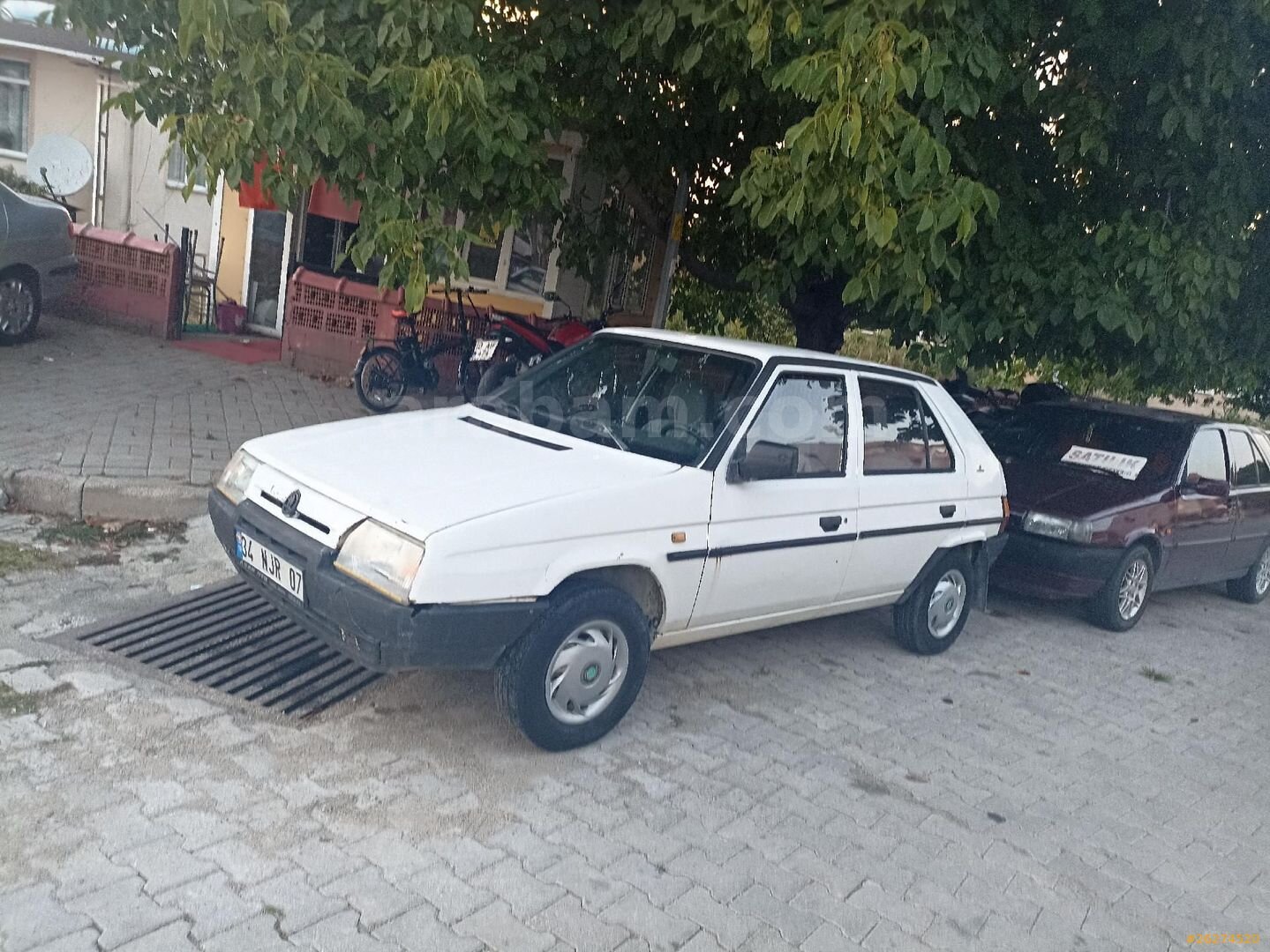 Galeriden Skoda Favorit 1.3 LX 1993 Model Çanakkale 145.000 km Beyaz 4