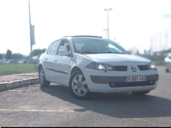 Piyasada Nadir Bulunan Sunrooflu Beyaz Megane 1.6 Dynamique 2004 Model