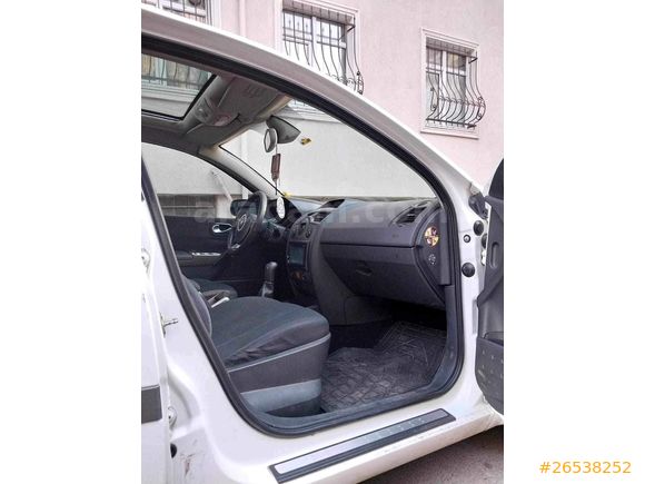 Piyasada Nadir Bulunan Sunrooflu Beyaz Megane 1.6 Dynamique 2004 Model
