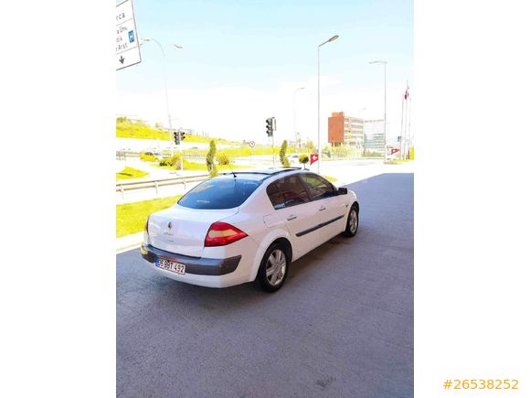 Piyasada Nadir Bulunan Sunrooflu Beyaz Megane 1.6 Dynamique 2004 Model