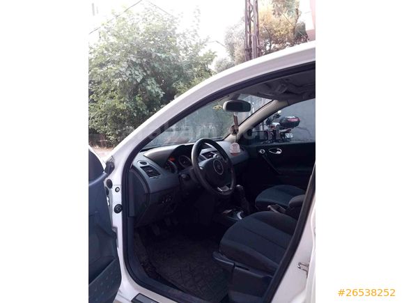 Piyasada Nadir Bulunan Sunrooflu Beyaz Megane 1.6 Dynamique 2004 Model