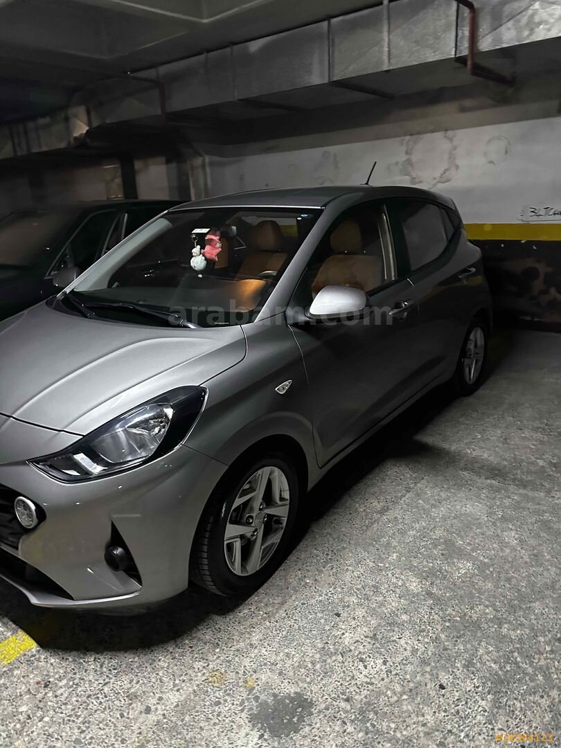 Sahibinden Hyundai i10 1.2 MPI Style 2022 Model İstanbul 41.000 km Gri (titanyum) 3