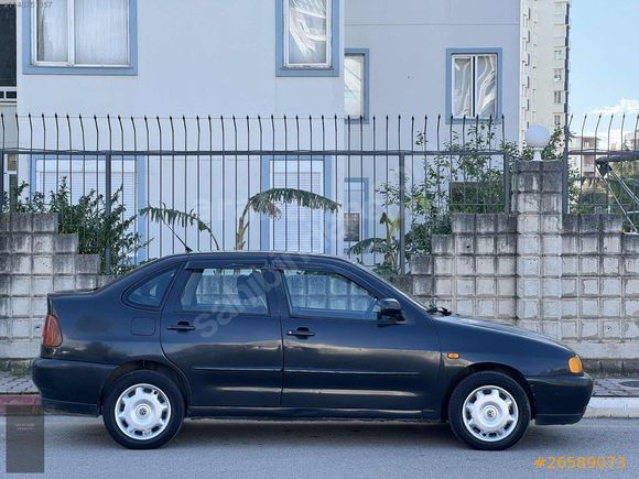 Galeriden Volkswagen Polo 1.6 Classic 1997 Model Antalya 295.000 km Siyah 26589073 arabam