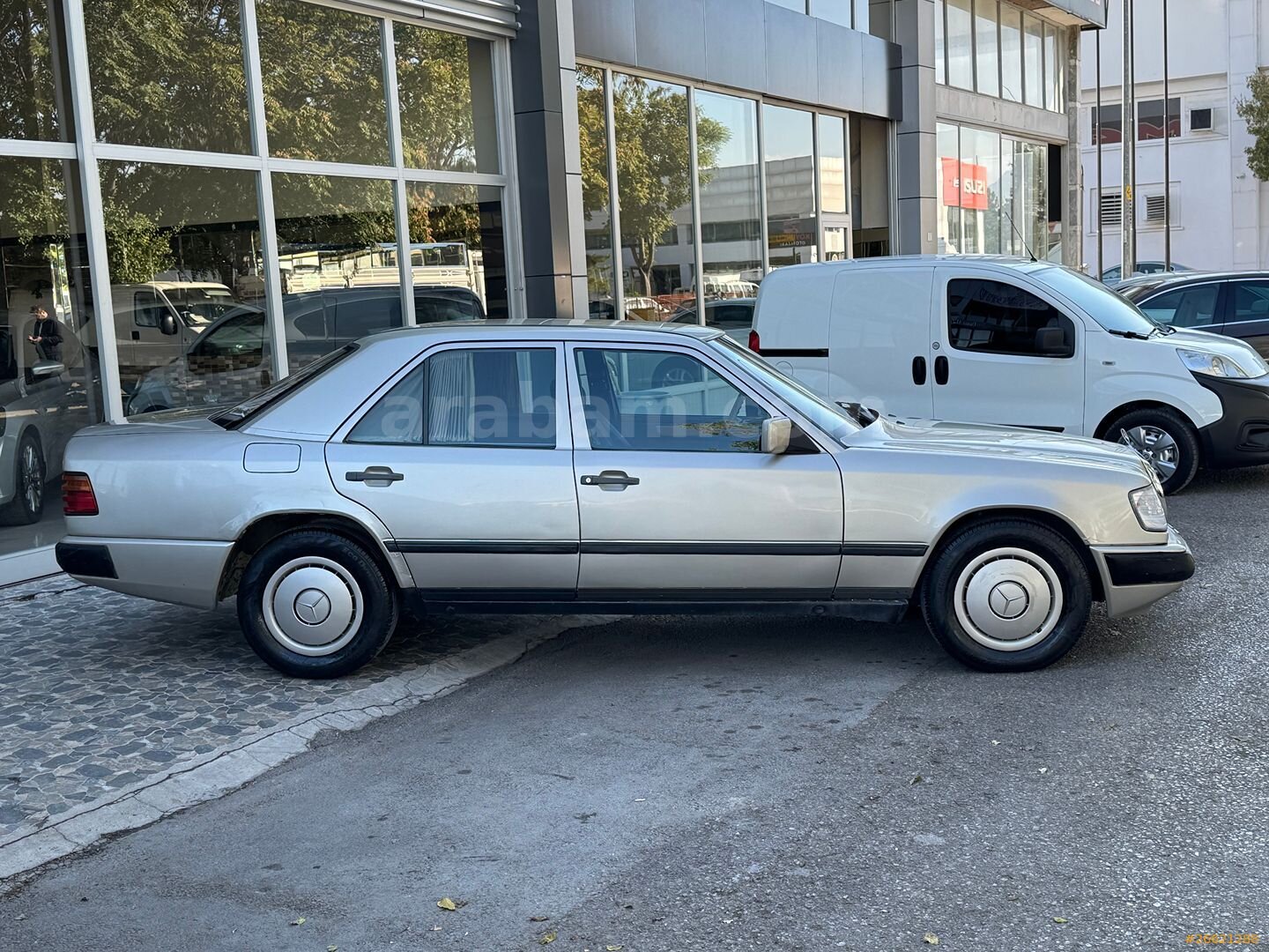 ÖZSAĞLAM'dan 1985 Model Emsalsiz Temizlikte Mercedes 230E LPG'li 5