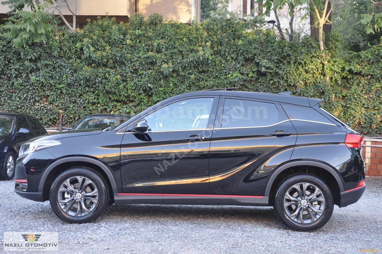 Galeriden DFSK Fengon 500 2023 Model İstanbul 37.000 km Siyah 4