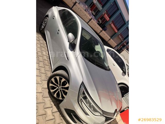 Sahibinden Renault Megane 1.3 TCe Icon 2023 Model 