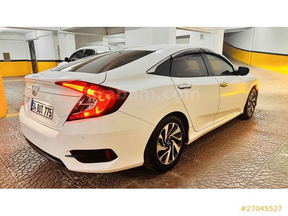 
Yetkili servis Bak.Honda Civic 1.6 i-VTEC Eco Executive 2019 Çıkışlı