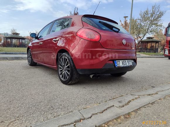 Temiz, bakımlı , tek değişenli araç