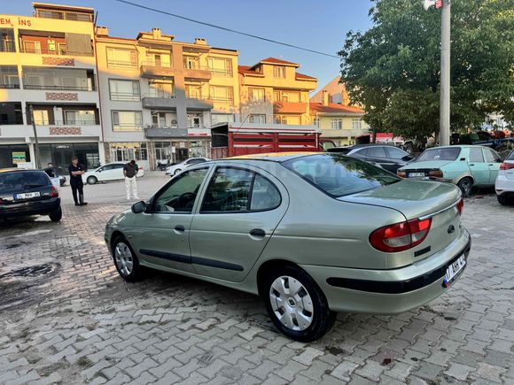 Galeriden Renault Megane 1.6 RTE 2001 Model Çanakkale