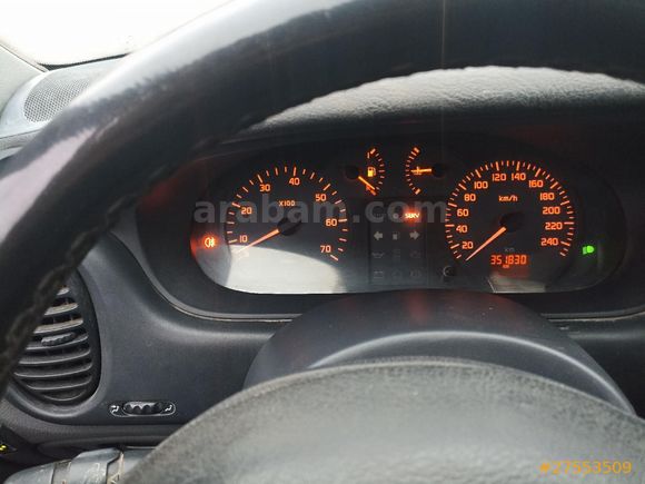 Galeriden Renault Megane 1.6 RTE 2001 Model Çanakkale