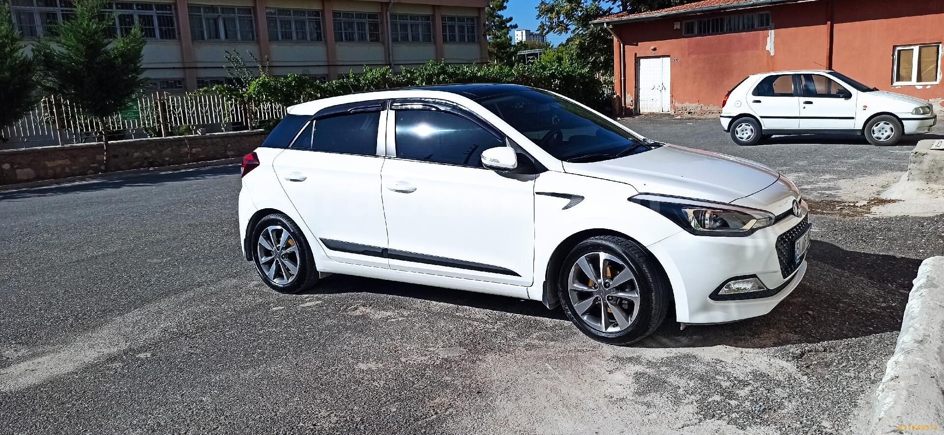 Sahibinden Hyundai i20 1.2 MPI Elite blue 2014 Model Niğde 2