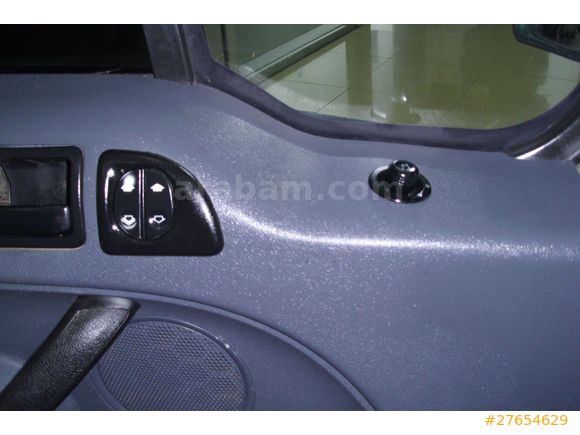 FORD CONNECT 1.8 TDCİ DELUXE  CAMLI KOLTUKLU KLİMALI