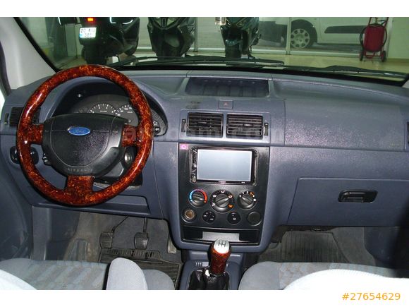 FORD CONNECT 1.8 TDCİ DELUXE  CAMLI KOLTUKLU KLİMALI