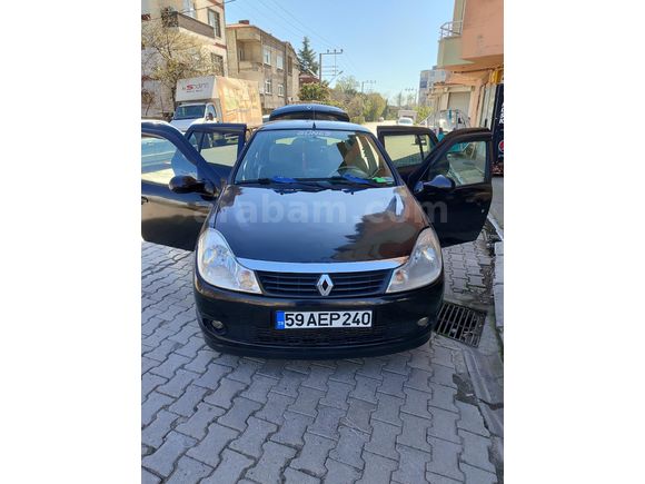 ACİL aracının mazot pompası enjektör yeni yapıldı motor mekenik olarak kesinlikle sorun yok kaporta ister tavan macun ve macun patladı sol ark camrluk