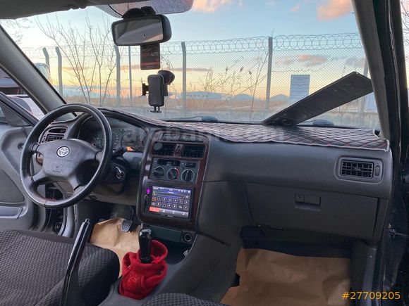 Galeriden Toyota Avensis 2.0 Sol Extra 2000 Model Van
