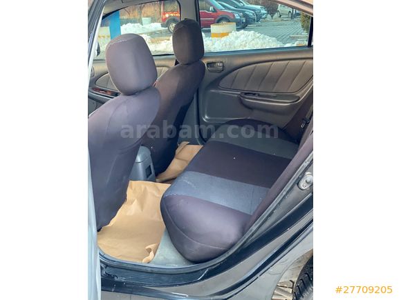 Galeriden Toyota Avensis 2.0 Sol Extra 2000 Model Van