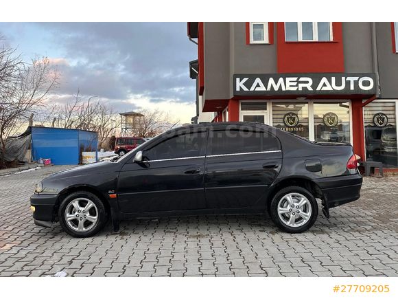 Galeriden Toyota Avensis 2.0 Sol Extra 2000 Model Van