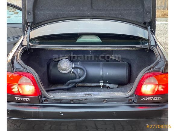 Galeriden Toyota Avensis 2.0 Sol Extra 2000 Model Van