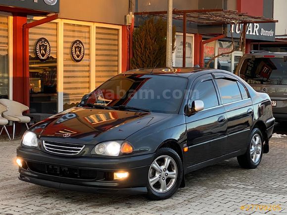 Galeriden Toyota Avensis 2.0 Sol Extra 2000 Model Van