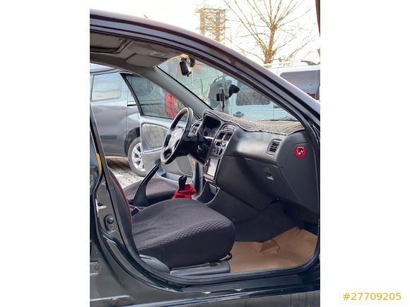 Galeriden Toyota Avensis 2.0 Sol Extra 2000 Model Van