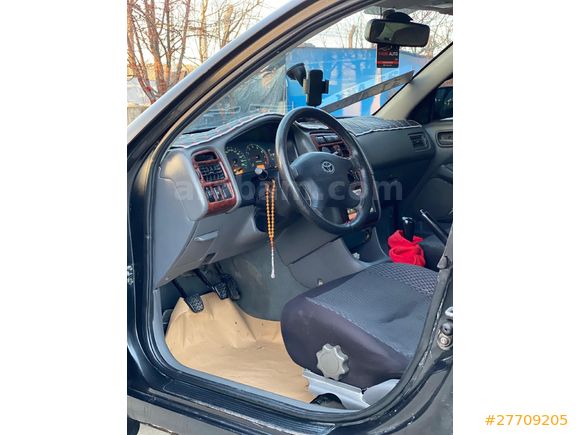Galeriden Toyota Avensis 2.0 Sol Extra 2000 Model Van