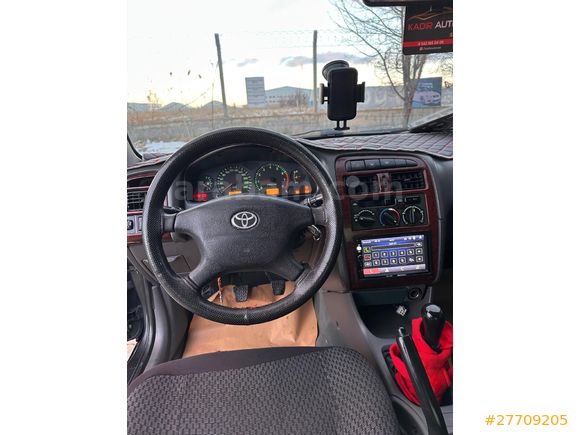 Galeriden Toyota Avensis 2.0 Sol Extra 2000 Model Van