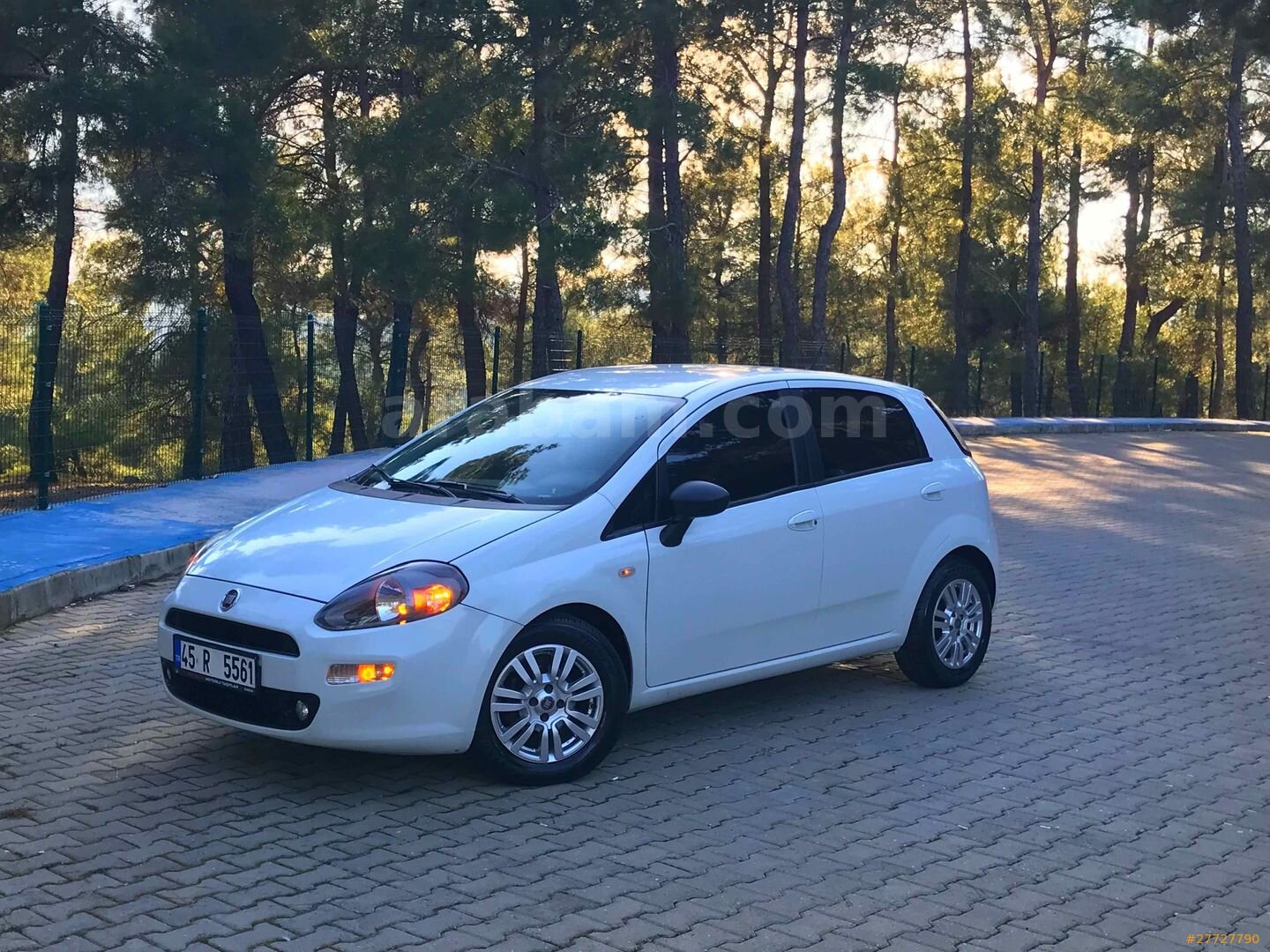 Sahibinden Fiat Punto 1.4 Mair Easy S&S 2012 Model Elazığ 200.000 km Beyaz 4