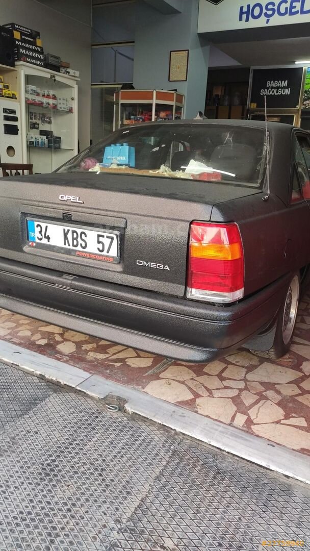 Sahibinden Opel Omega 2.0 CD 1990 Model İstanbul 232.000 km Siyah 4