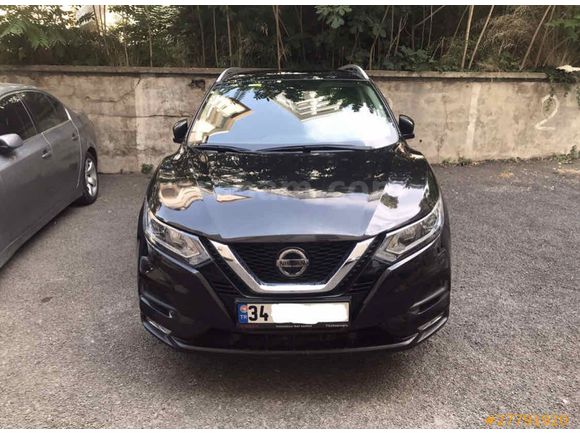 EMSALSİZ GARAJ ARABASI 20.000 KM 1.6 DİZEL OTOMATİK SKYPACK QASHQAİ