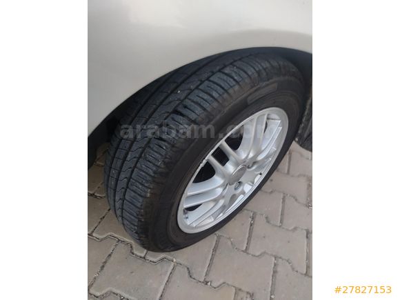 1.6 Ghia 2004 Model TEMİZ AİLE ARACIDIR