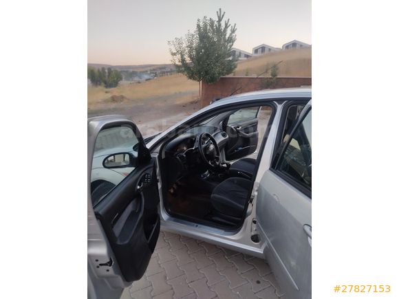 1.6 Ghia 2004 Model TEMİZ AİLE ARACIDIR