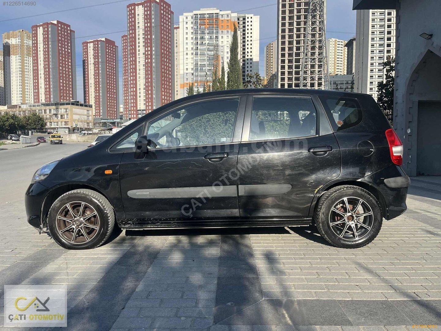 Galeriden Honda Jazz 1.4 LS 2005 Model İstanbul 155.000 km Siyah 6