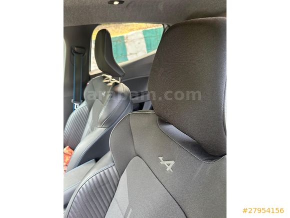 Sahibinden Renault Clio 1.0 TCe Techno Esprit Alpine 2023 Model