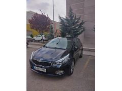İlk Sahiplerinden Yetkili Servis Bakımlı Otomatik Cam Tavanlı Sahibinden Kia Ceed 1.6 CRDi Concept Plus 2013 Çıkışlı