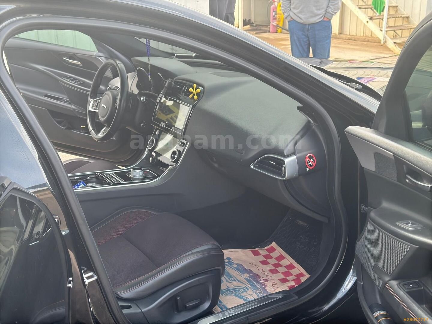 Sahibinden Jaguar XE 2.0 D Prestige Plus 2015 Model Adana 237.000 km Siyah 3