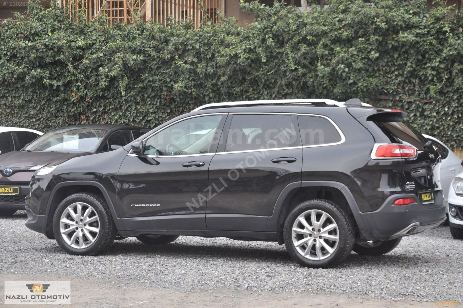 Galeriden Jeep Cherokee 2.0 TD Limited 2015 Model İstanbul 268.000 km Siyah 5