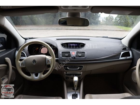 DİZEL OTOMATİK 2012 MODEL MEGANE 3 PRİVİLEGE..