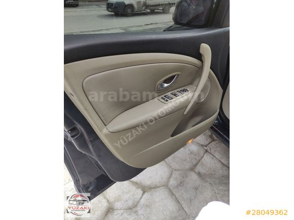 DİZEL OTOMATİK 2012 MODEL MEGANE 3 PRİVİLEGE..