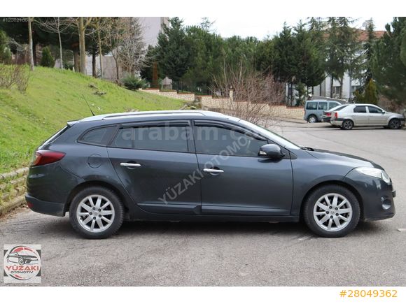 DİZEL OTOMATİK 2012 MODEL MEGANE 3 PRİVİLEGE..